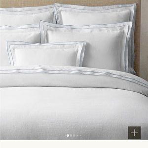 RESTORATION HARDWARE Italian ultra fine tipped Linen king duvet cover & shams